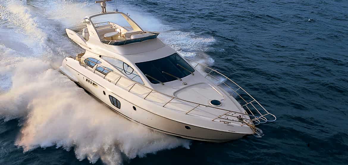 Аренда моторной яхты Azimut 55 в Крыму