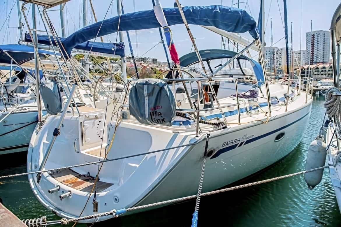 Аренда парусной яхты Bavaria 42 в Крыму